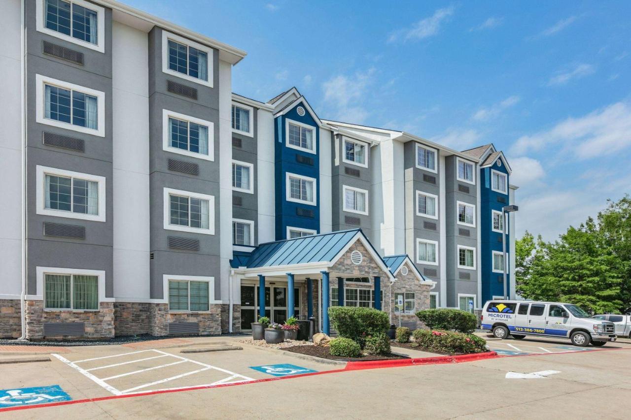 Microtel Inn & Suites By Wyndham Austin Airport Exterior foto